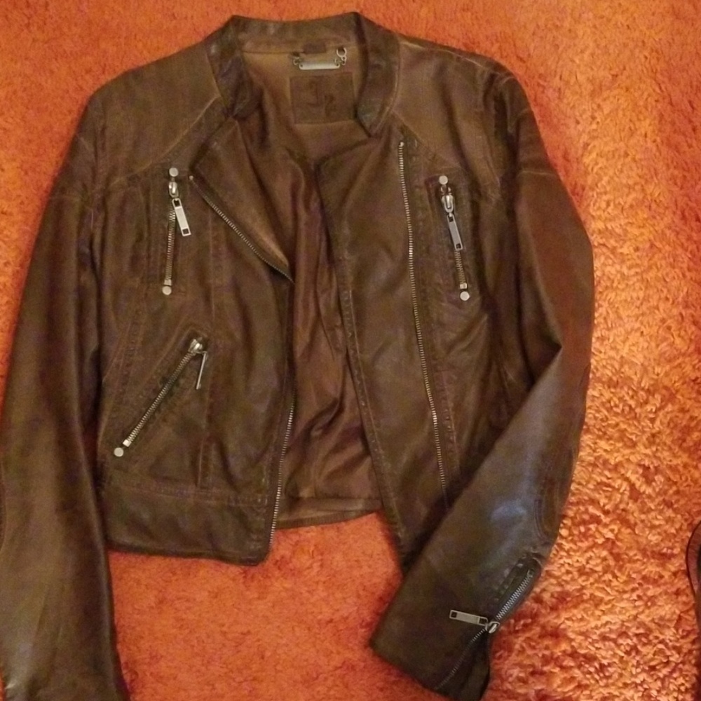 Faux leather jacket like new!!